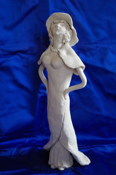 Frau in Keramik